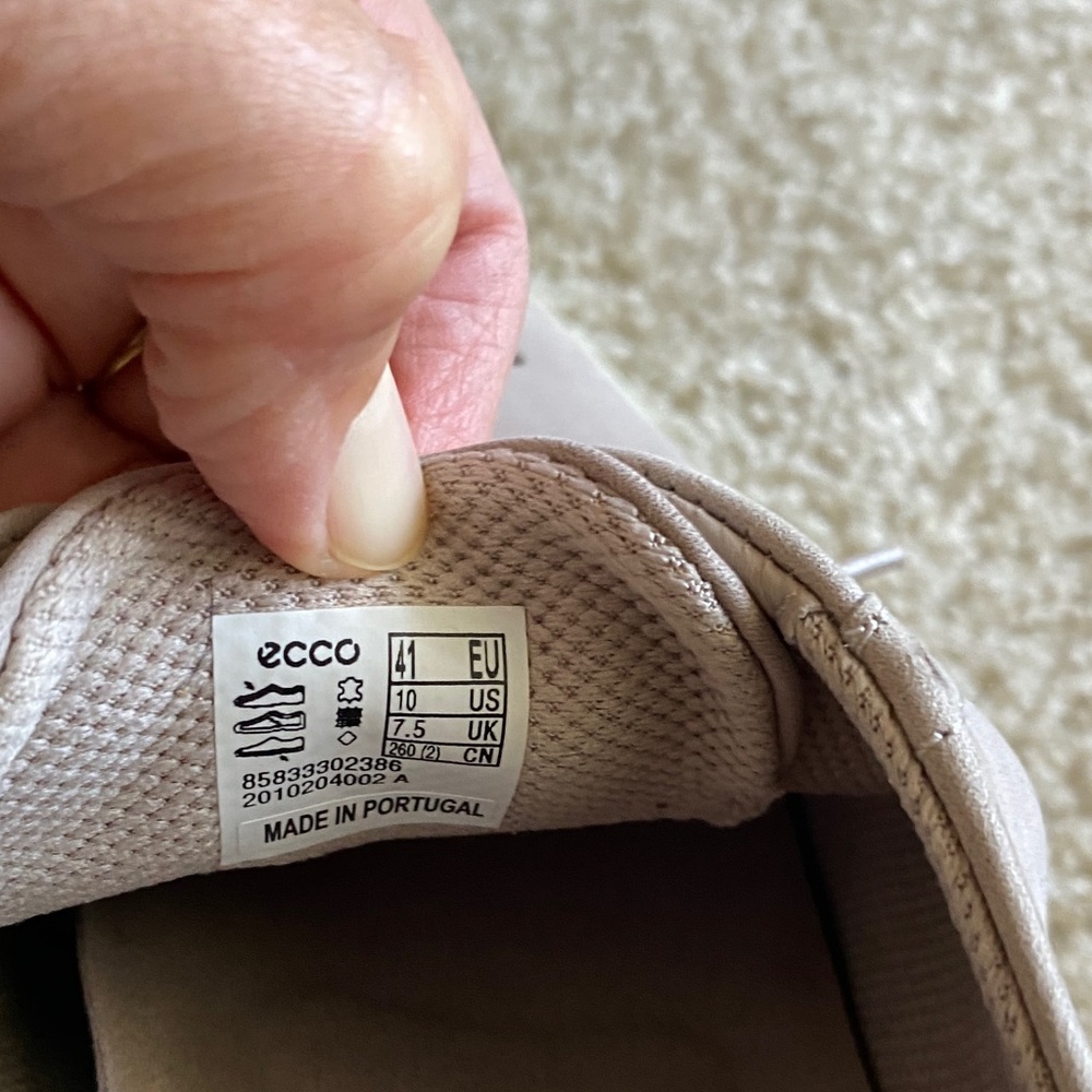 Women's Ecco Tan Lace-Up Shoes - Picture 5 of 7